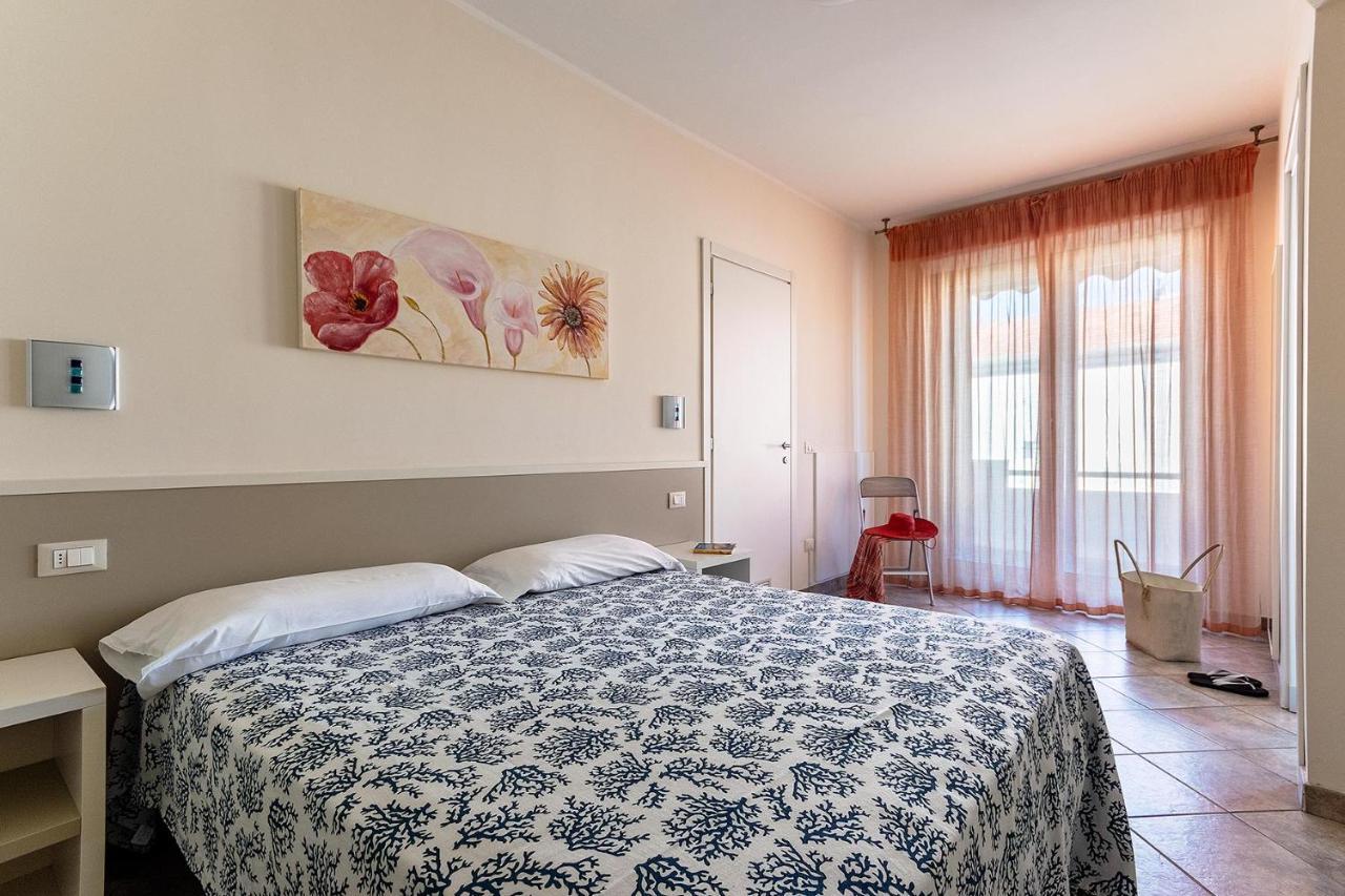 Residence Greco San Bartolomeo Al Mare Extérieur photo