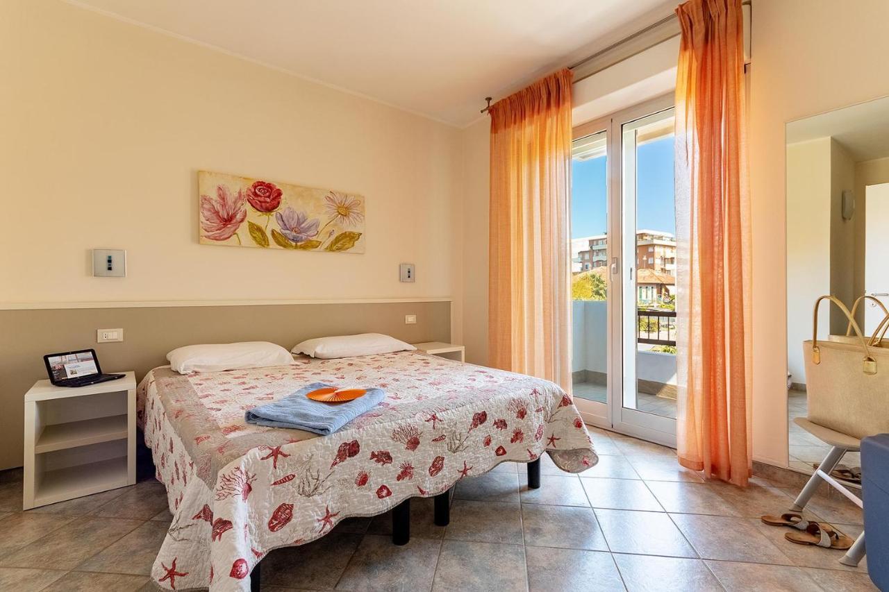 Residence Greco San Bartolomeo Al Mare Extérieur photo